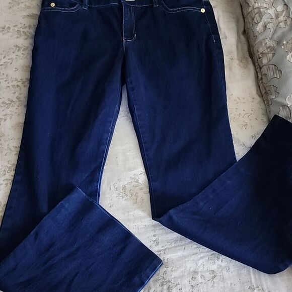 Michael Kors Dark Wash Boot Cut Size 8 Soft Denim Jeans - Picture 1 of 5